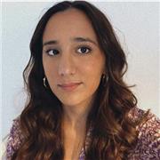 Profesora de todo el grado de derecho (incluida especialidad económica)